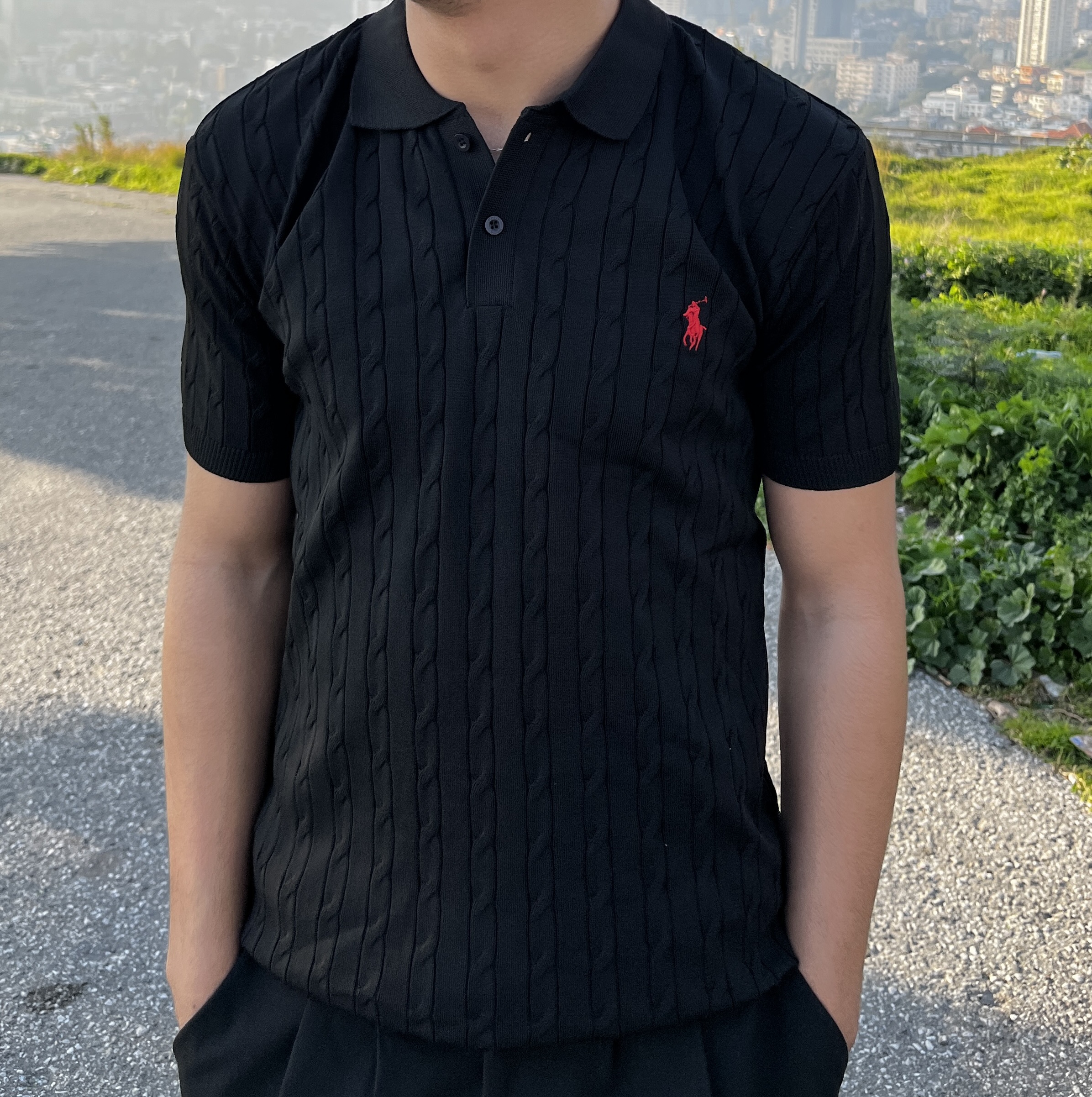 Black knited polo